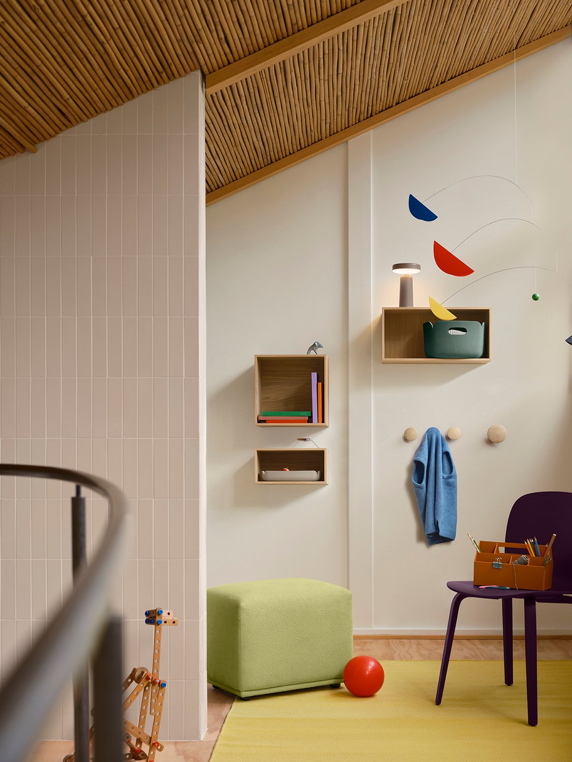 /cdn-cgi/image/width=1500,quality=85,format=auto/globalassets/content-media/images/01.-lifestyle-images/january-26/dots-oak-mini-stacked-oak-varjo-yellow-visu-dark-plum-echo-acca-961-restore-ease-sketch-low-res.jpg