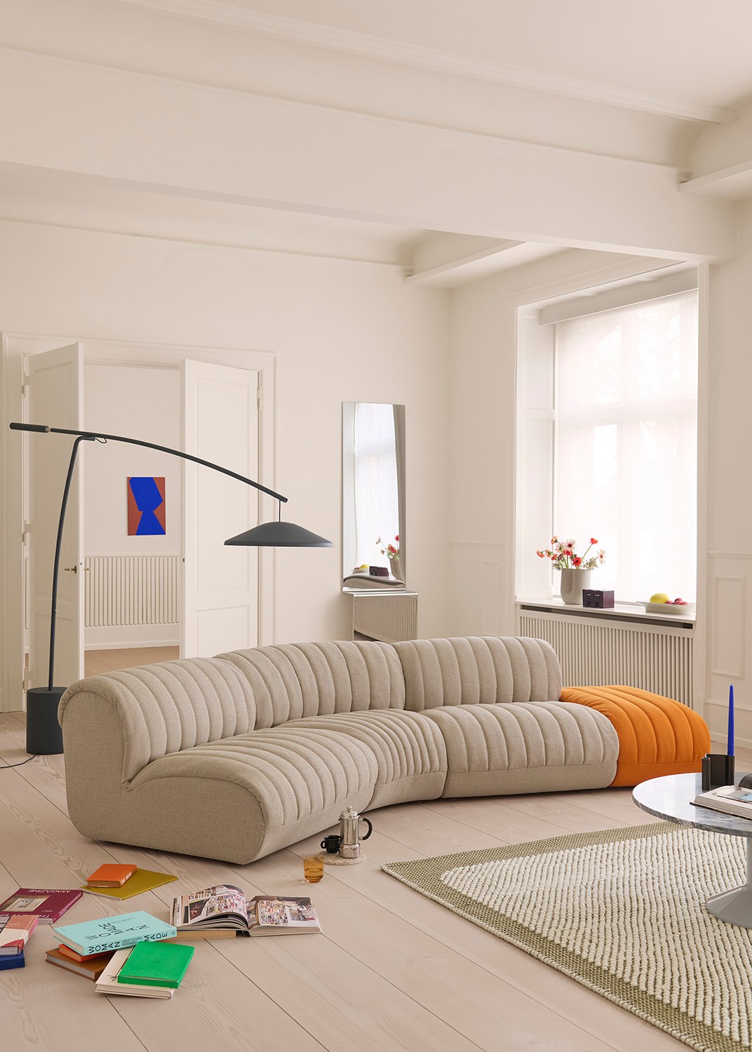 /cdn-cgi/image/width=1500,quality=85,format=auto/globalassets/content-media/images/01.-lifestyle-images/september-26/coltre-3-seater-config-3-ecriture-240-ottoman-hallingdal-65-547-contra-pebble-brown-green-midst-pleat-low-res.jpg