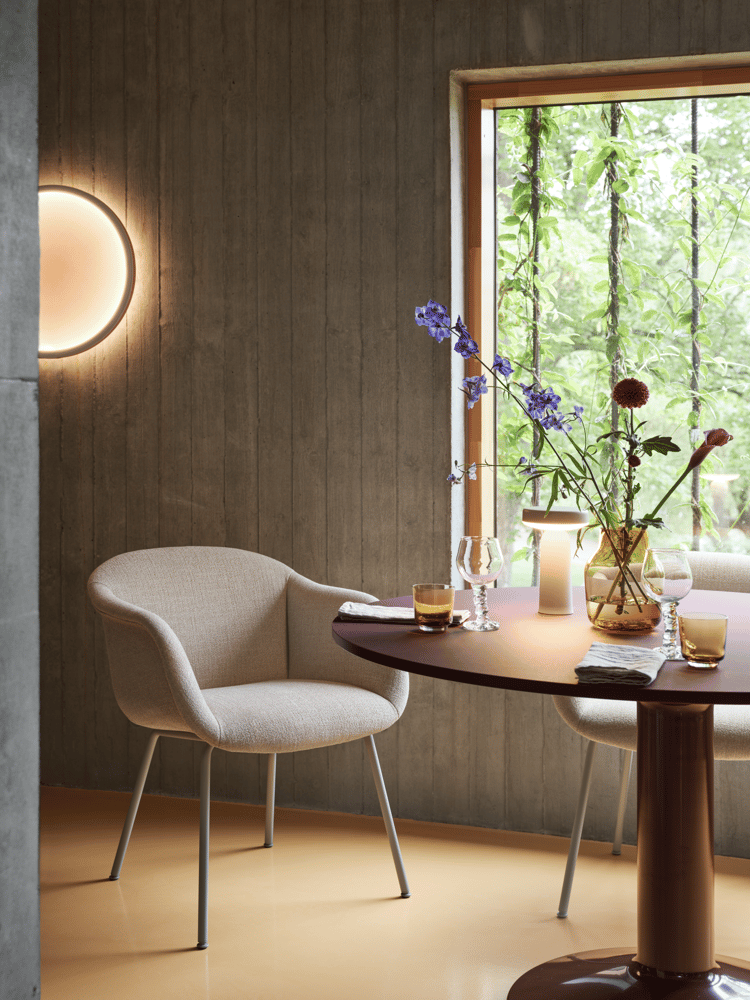 fiber-soft-armchair-tube-grey-ecriture-240-calm-wall-lamp-50-midst-dark-red-ease-raise-silent-muuto-org.png