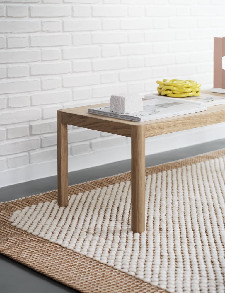 /cdn-cgi/image/width=1500,quality=85,format=auto/globalassets/content-media/images/accessories/rugs/pebble-workshop-table-side-detail-muuto-org.png