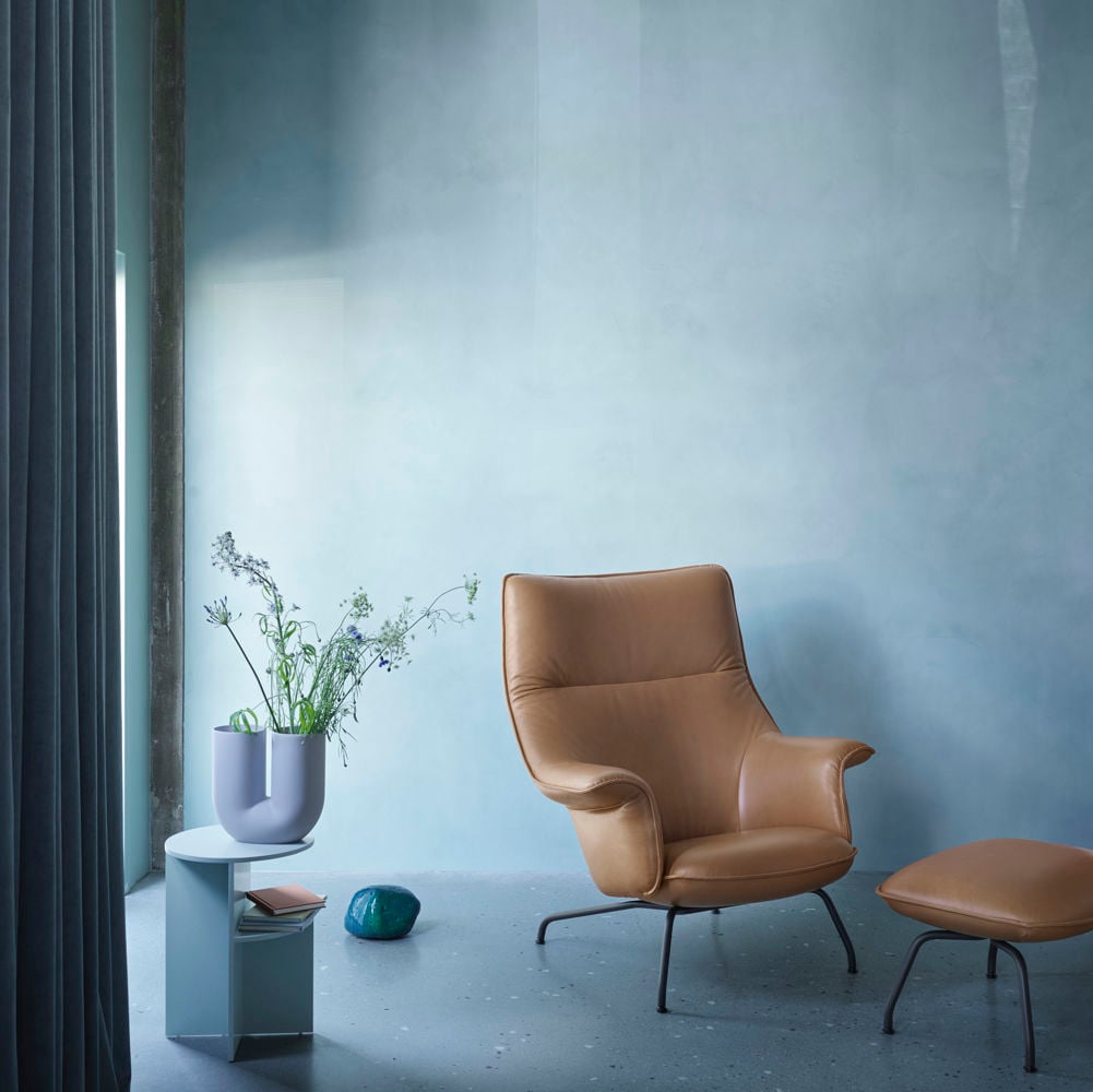 doze-lounge-chair--ottoman-lifestyle-image-11-square.jpg