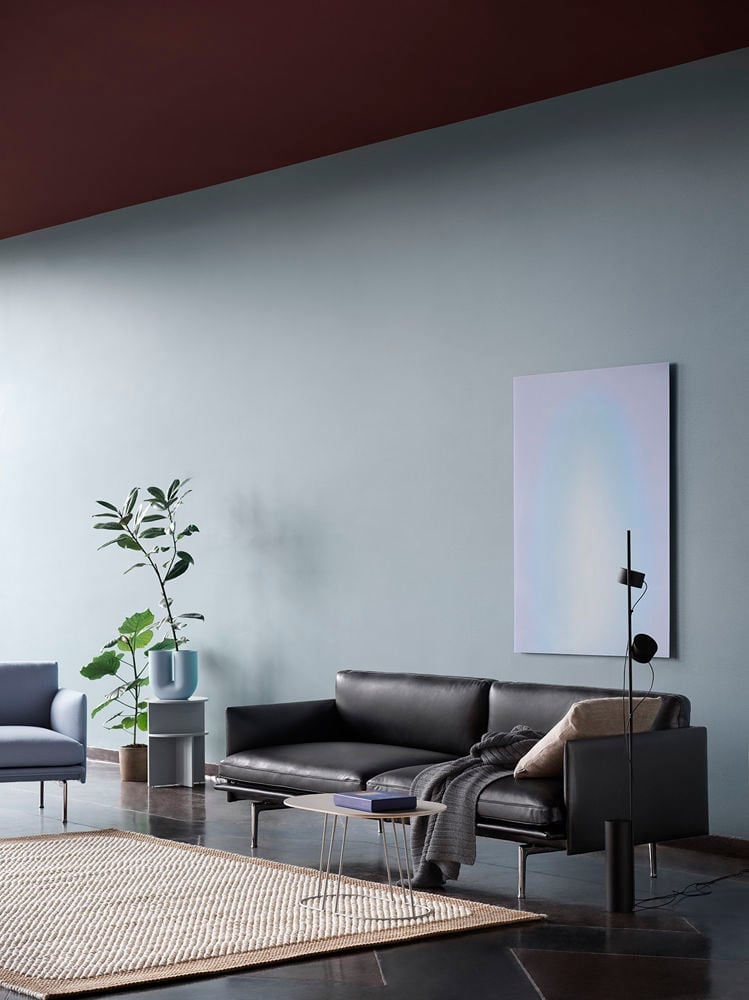 outline-3-seater-refine-leather-black-alu-chair-vidar-723-pebble-post-airy-muuto-low-res.jpg