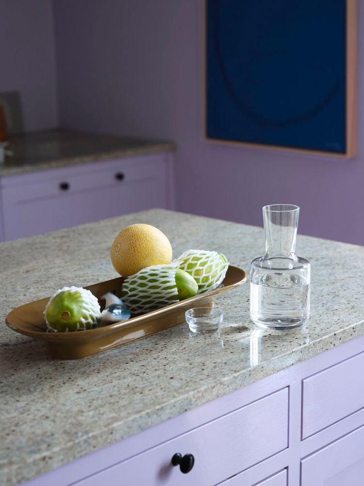 /cdn-cgi/image/width=1500,quality=85,format=auto/globalassets/content-media/images/materials/surfaces/mere-bowl-brown-green-raise-carafe-clear-muuto-low-res.jpg