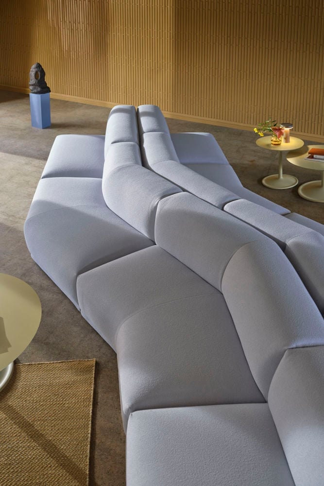 /cdn-cgi/image/width=1500,quality=85,format=auto/globalassets/content-media/images/materials/textiles/connect-sofa-back-to-back-10-seat-acca-731-soft-side-coffee-beige-green-ply-burnt-orange-muuto-low-res.jpg