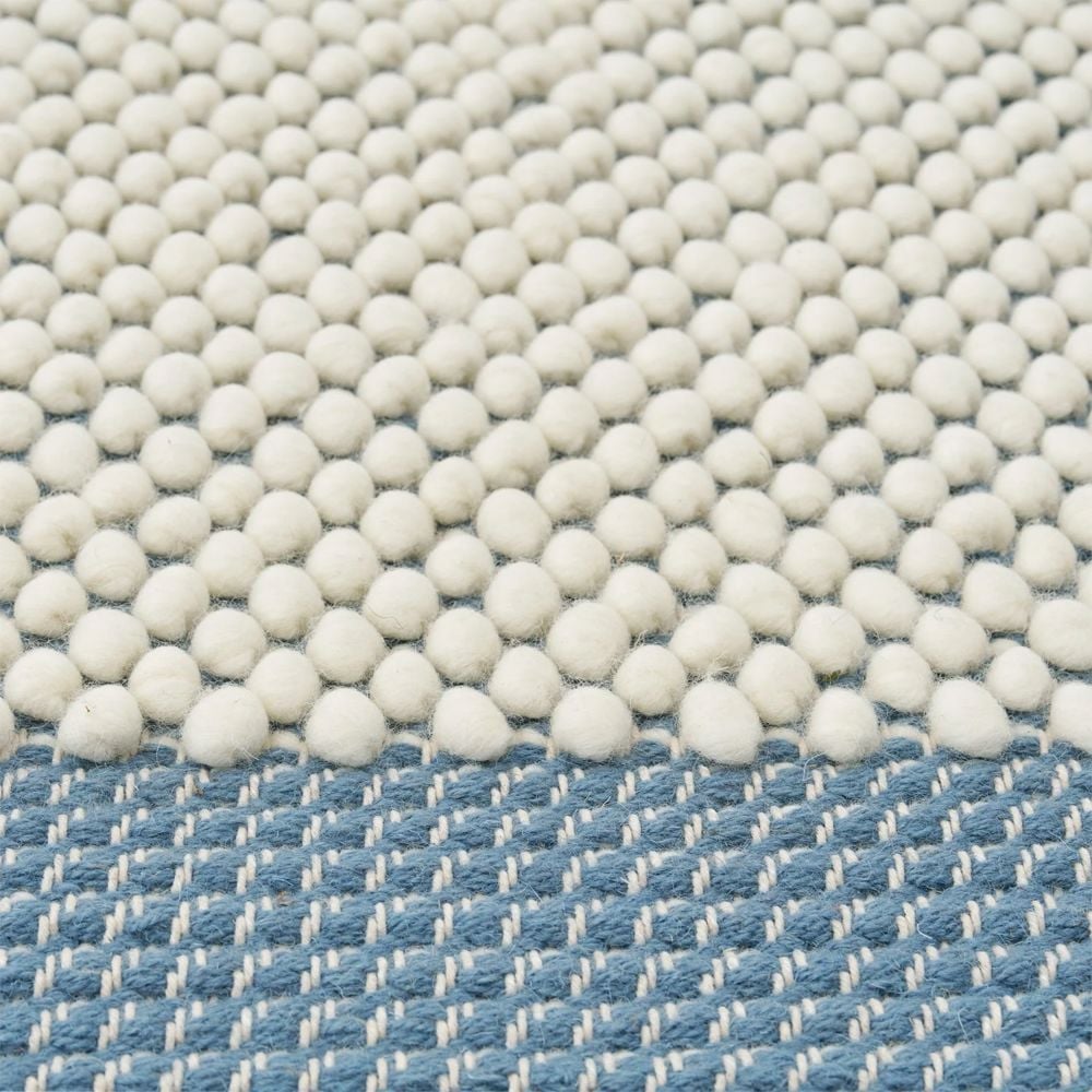 pebble-rug-pale-blue-detail-muuto-hi-res