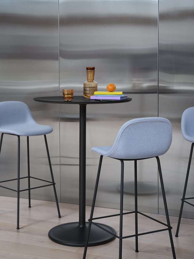 soft-cafe-75-h105-black-fiber-bar-stool-w-back-tube-acca-731-anthracite-black-raise-burnt-orange-muuto-org