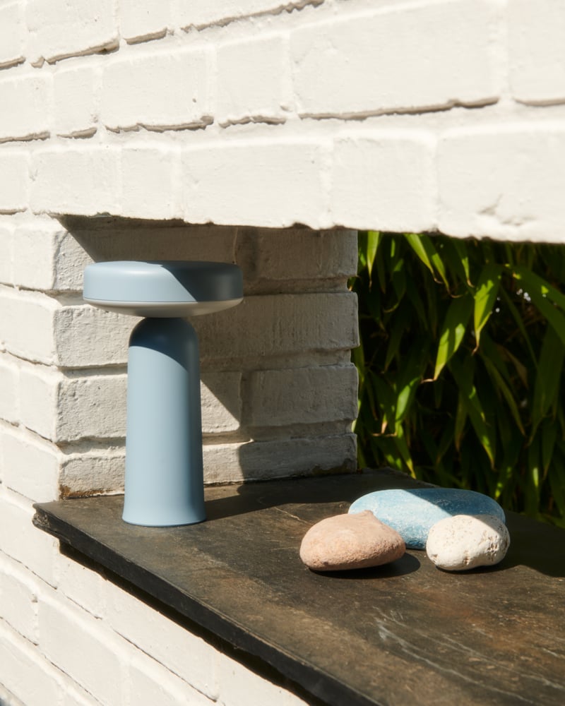 /cdn-cgi/image/width=1500,quality=85,format=auto/globalassets/content-media/images/plp/outdoor/accessories/muuto-editorial-fall-2023-org-17.png