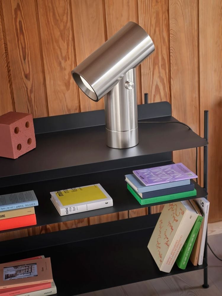 /cdn-cgi/image/width=1500,quality=85,format=auto/globalassets/content-media/images/plp/storage/bookcases/compile-black-beam-h-45-polished-aluminium-low-res.jpg