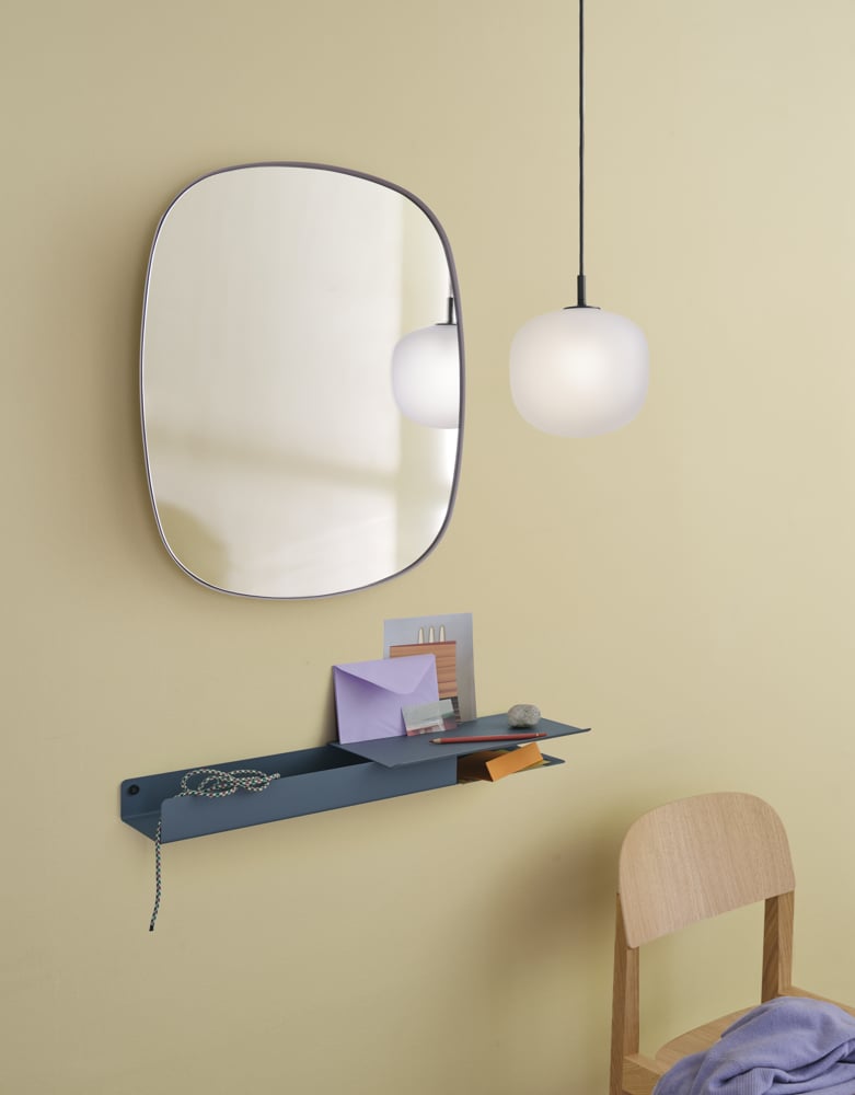 /cdn-cgi/image/width=1500,quality=85,format=auto/globalassets/content-media/images/plp/storage/hallway-storage/folded-shelves-platform-blue-grey-rime-12-black-framed-mirror-small-workshop-chair-muuto-org.png