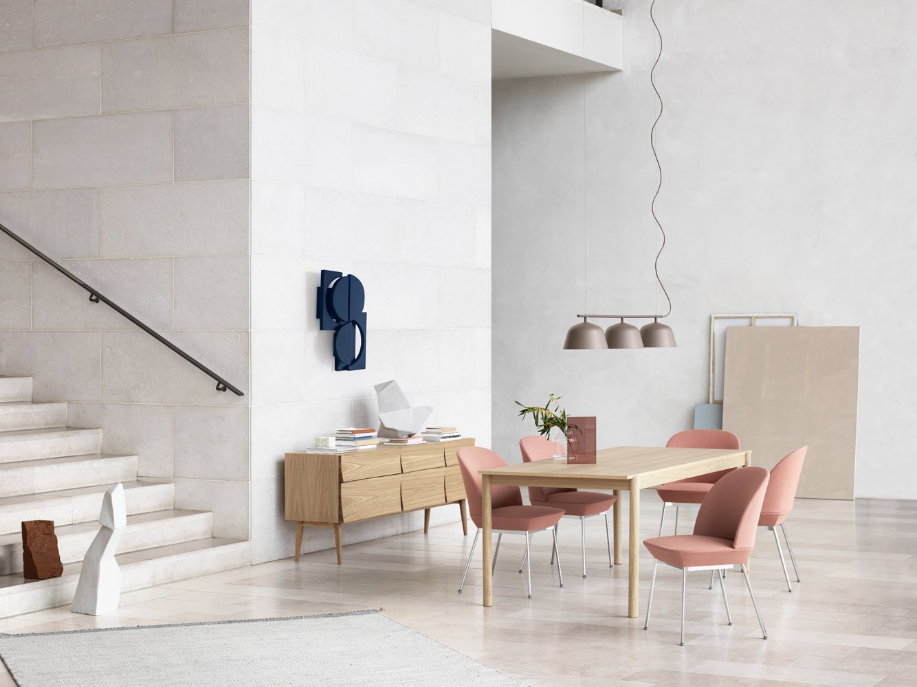 /cdn-cgi/image/width=1500,quality=85,format=auto/globalassets/content-media/images/products/shop-by-family/oslo-family/oslo-side-chair-twill-weave-530-chrome-linear-wood-table-oak-reflect-sideboard-ambit-rail-lamp-taupe-muuto-org.png