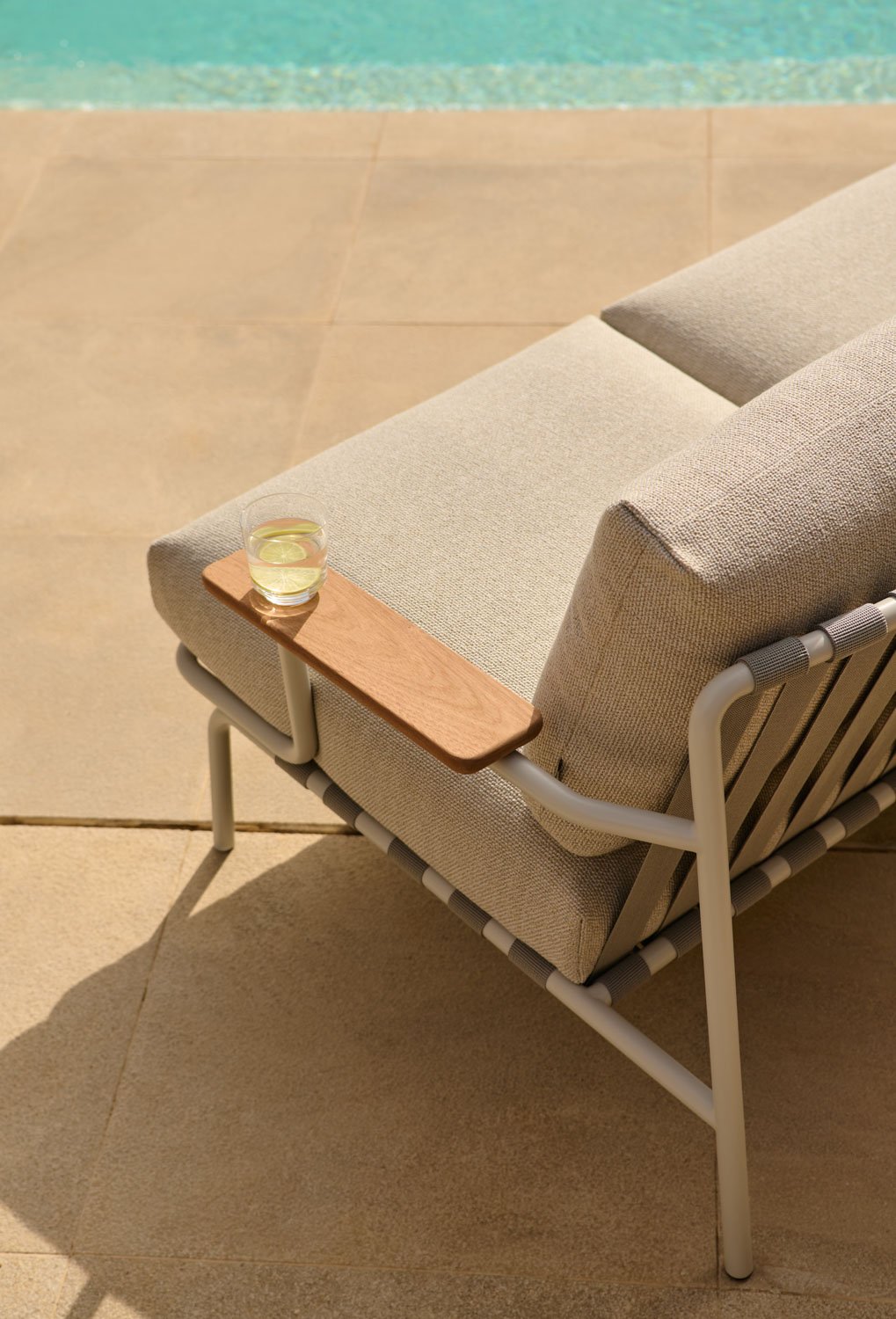 /cdn-cgi/image/width=1500,quality=85,format=auto/globalassets/content-media/images/settle---mallorca/settle-2-seater-laze-1-grey-low-res-1.jpg