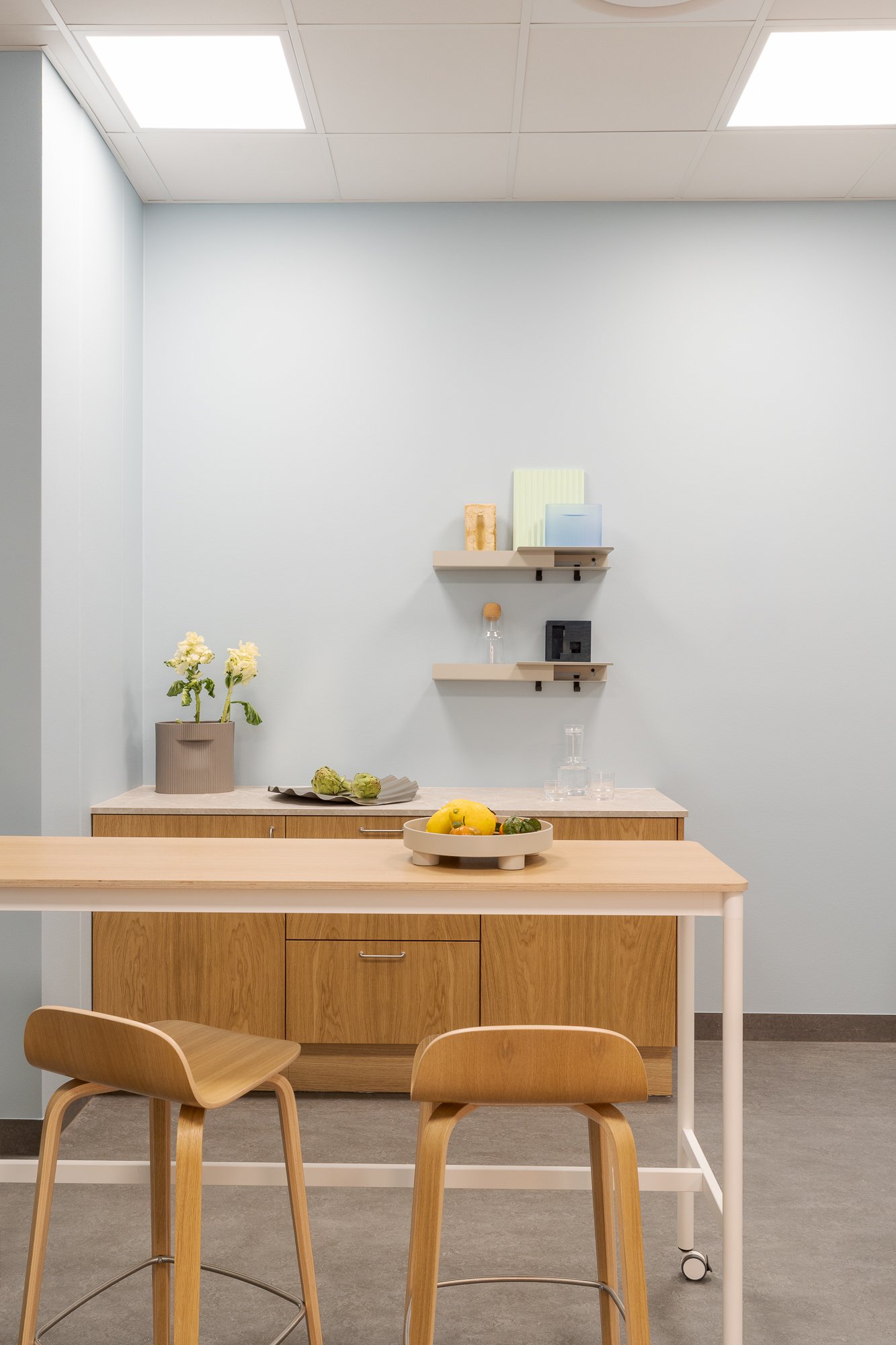 /cdn-cgi/image/width=1500,quality=85,format=auto/globalassets/content-media/images/stories/creating-spaces-for-care/vardig-auu-muuto-lo-res-15.jpg