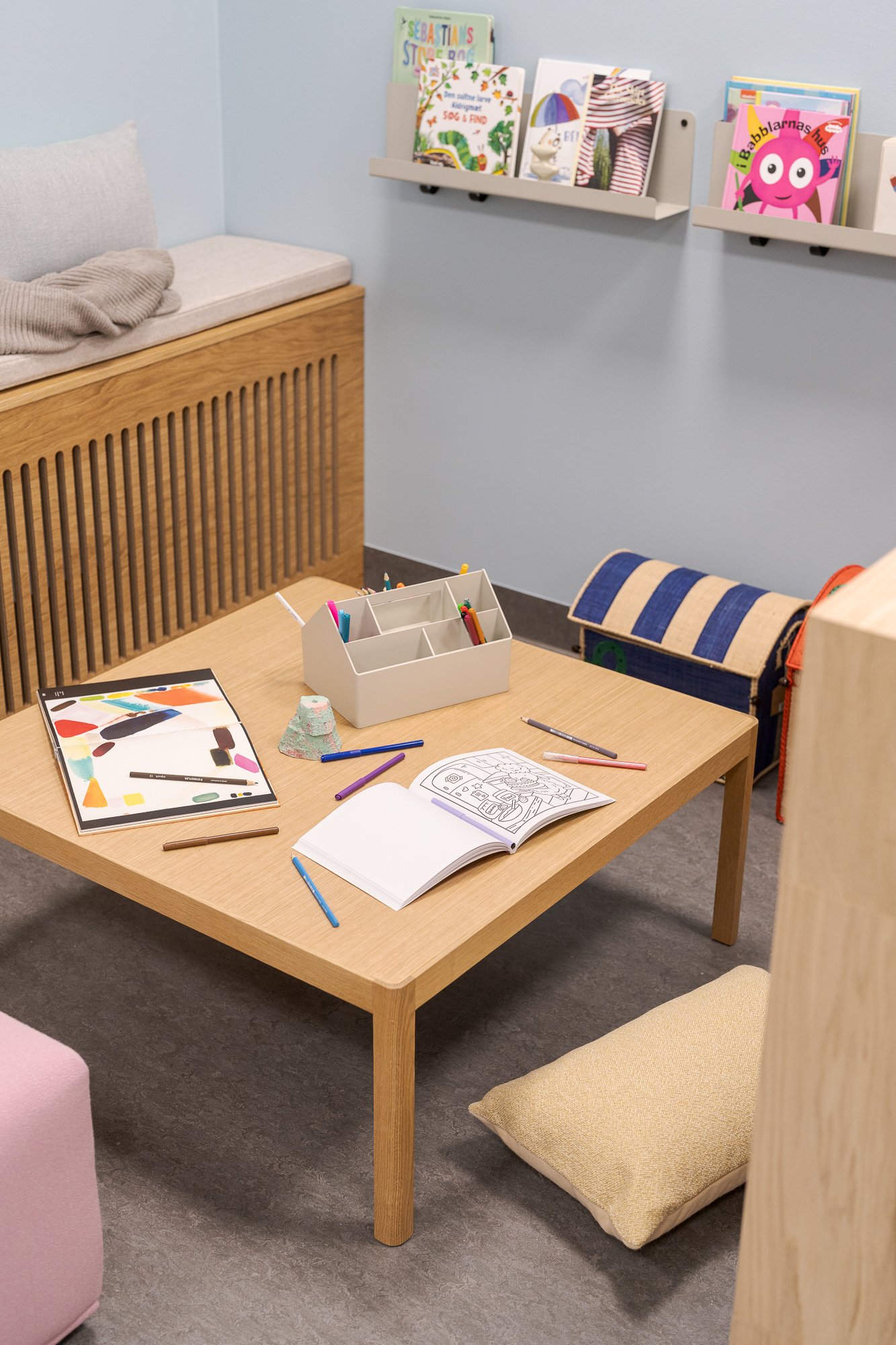 /cdn-cgi/image/width=1500,quality=85,format=auto/globalassets/content-media/images/stories/creating-spaces-for-care/vardig-auu-muuto-lo-res-22.jpg