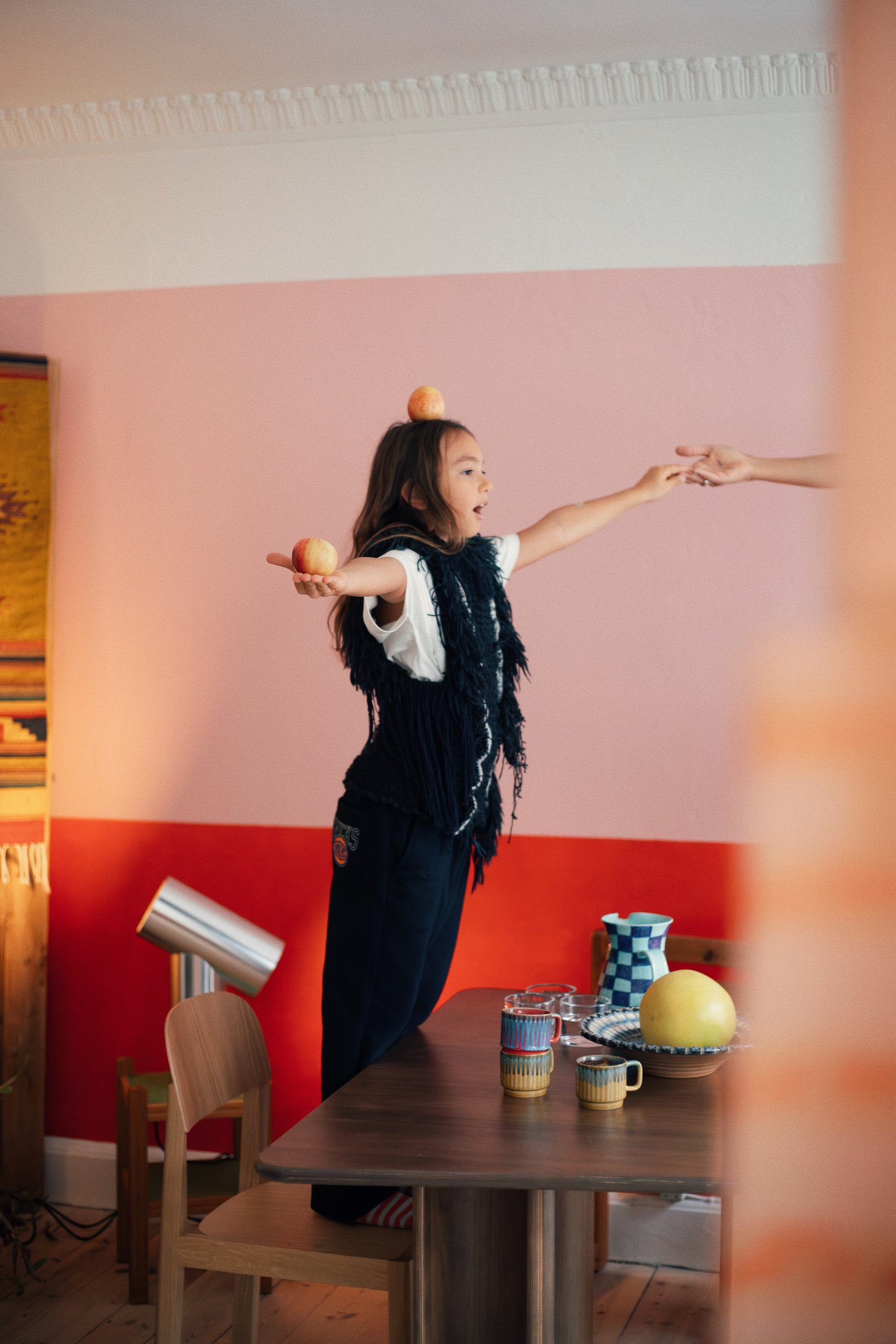 /cdn-cgi/image/width=1500,quality=85,format=auto/globalassets/content-media/images/stories/home-stories/inside-with---veronica/muuto_veronica_010_1.jpg