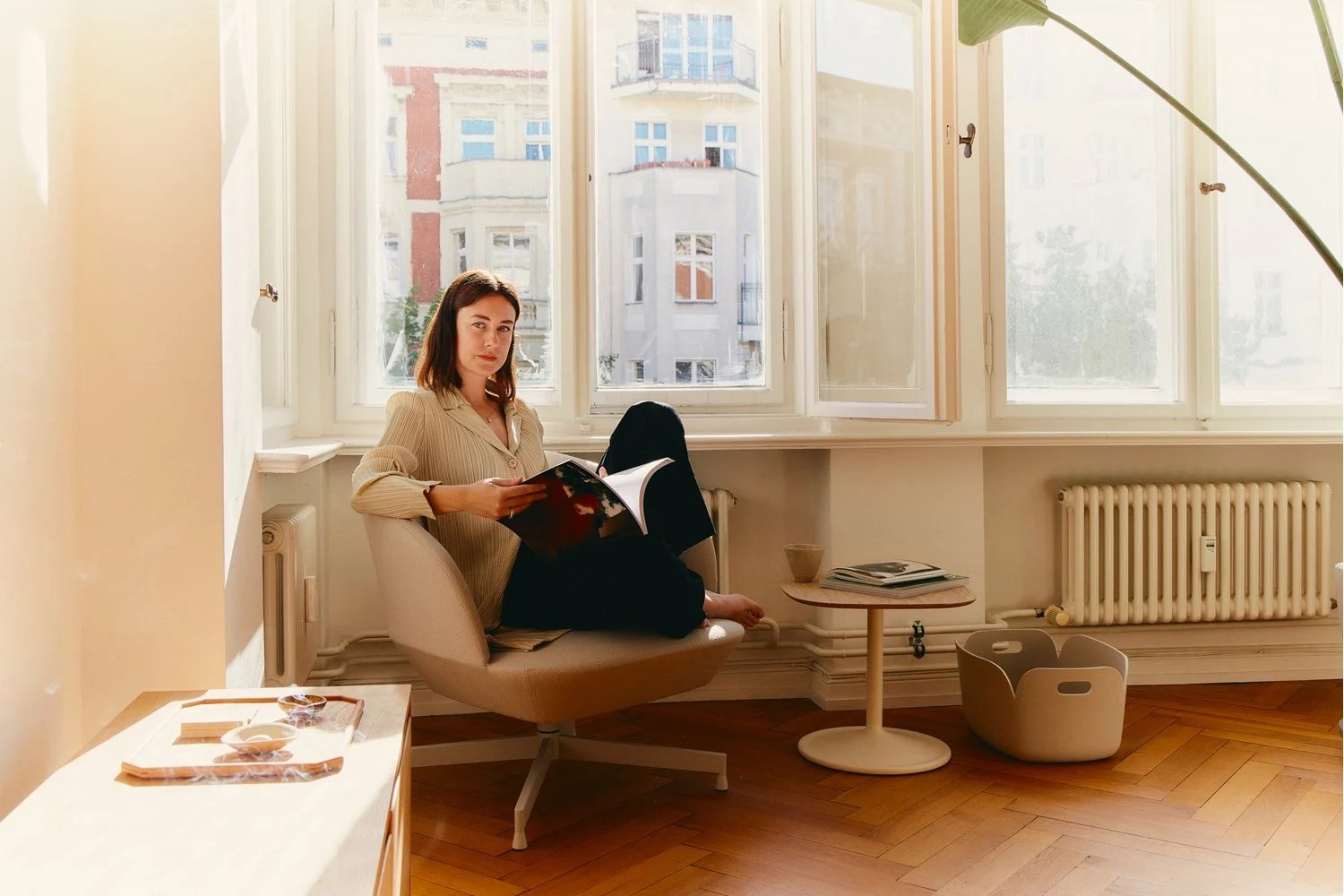/cdn-cgi/image/width=1500,quality=85,format=auto/globalassets/content-media/images/stories/inside-with-jessica-mcgowan/friends-of-friends_muuto_jessica-mcgowan_002_0q1a9174.jpg