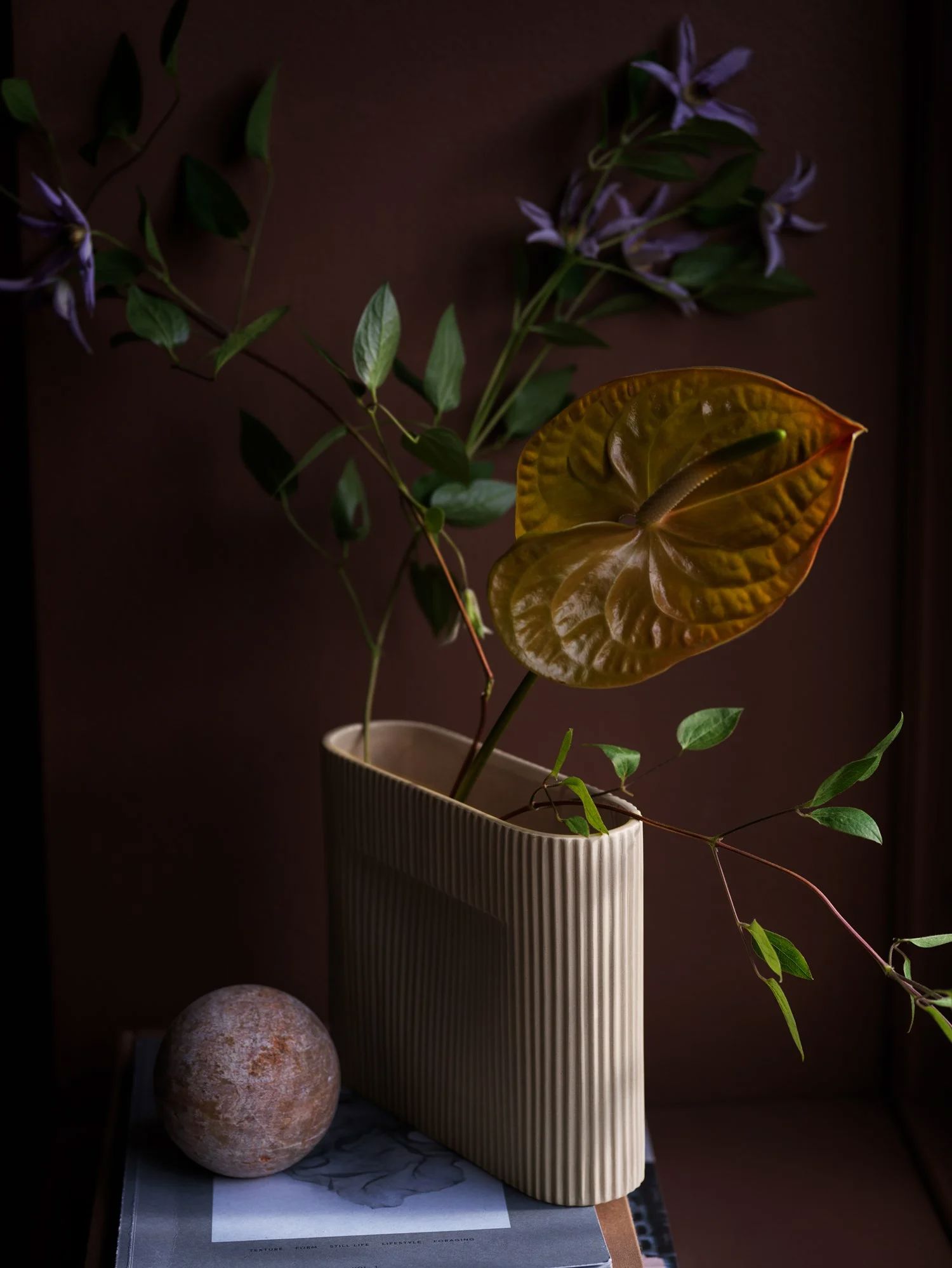 /cdn-cgi/image/width=1500,quality=85,format=auto/globalassets/content-media/images/stories/sculptural-functionality-ridge-vase/ridge-vase-16-cm_optimized.jpg