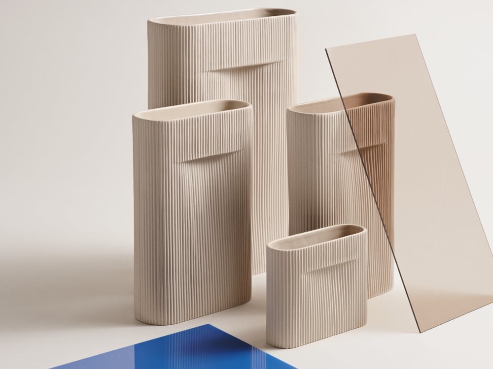 /cdn-cgi/image/width=1500,quality=85,format=auto/globalassets/toolbox-page/create-content/ridge-vase-family-beige-concept-wide-muuto-org.png