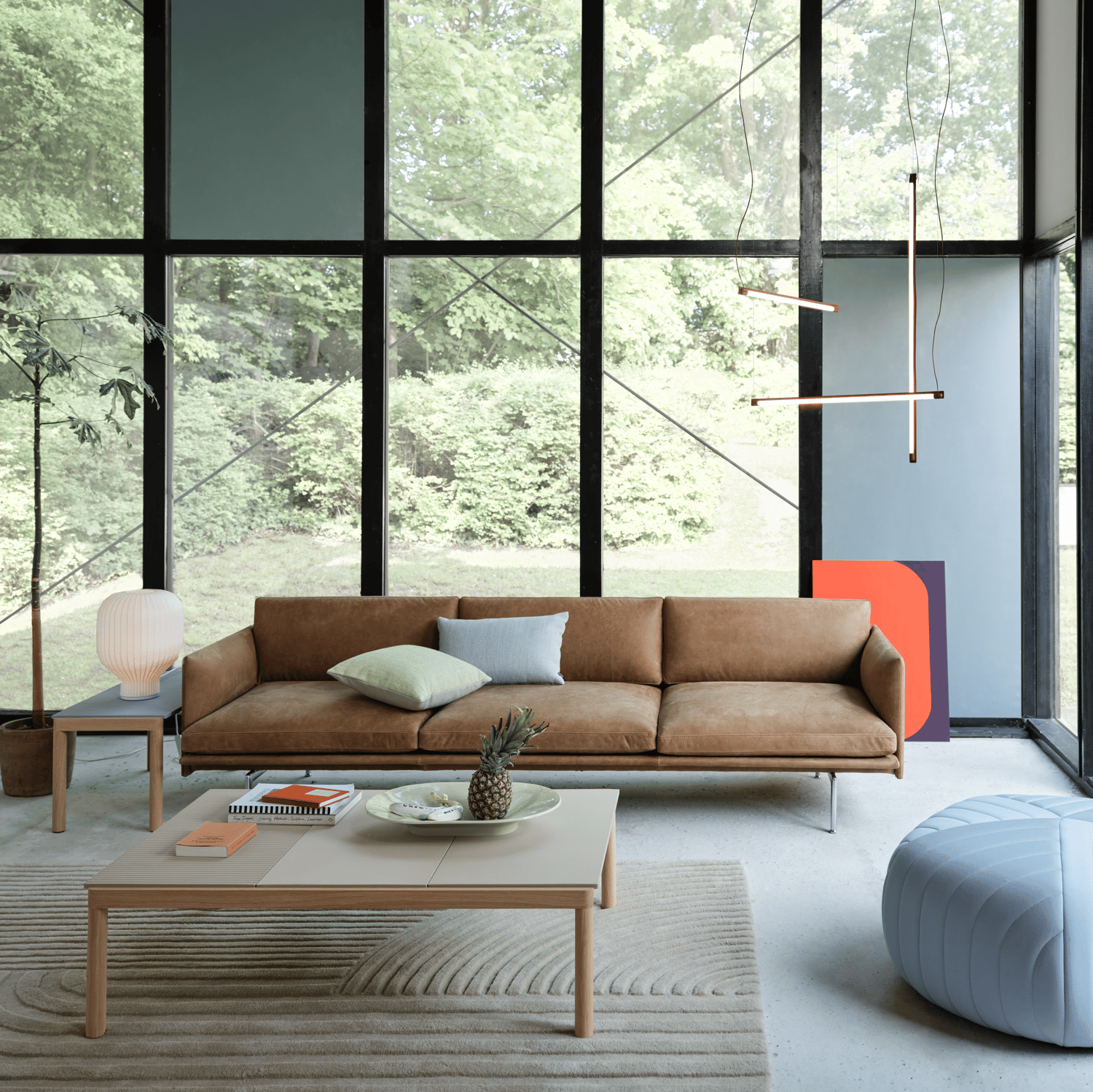 /cdn-cgi/image/width=1500,quality=85,format=auto/globalassets/toolbox-page/product-information/muuto-leather/outline-3-5-seater-grace-leather-camel-alu-fine-suspension-deep-red-couple-strand-table-lamp-relevo-five-planum-271-muuto-org-2x2-tiles-full-image.png