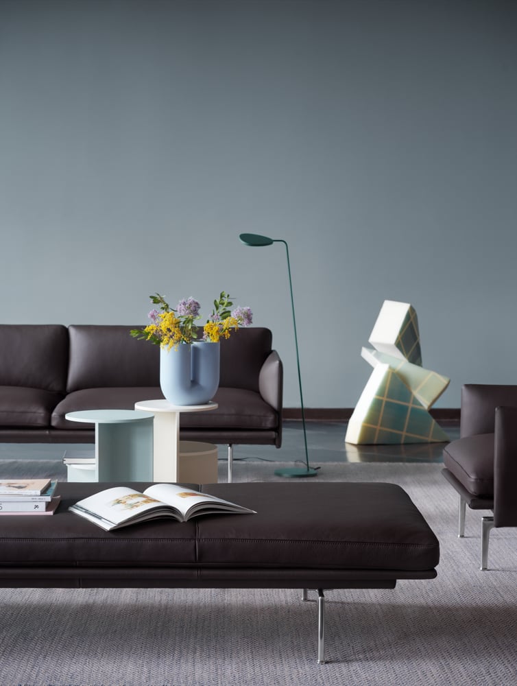 /cdn-cgi/image/width=1500,quality=85,format=auto/globalassets/toolbox-page/product-information/muuto-leather/outline-daybed-easy-leather-root-alu-kink-halves--eaf-dark-green-muuto-org.png
