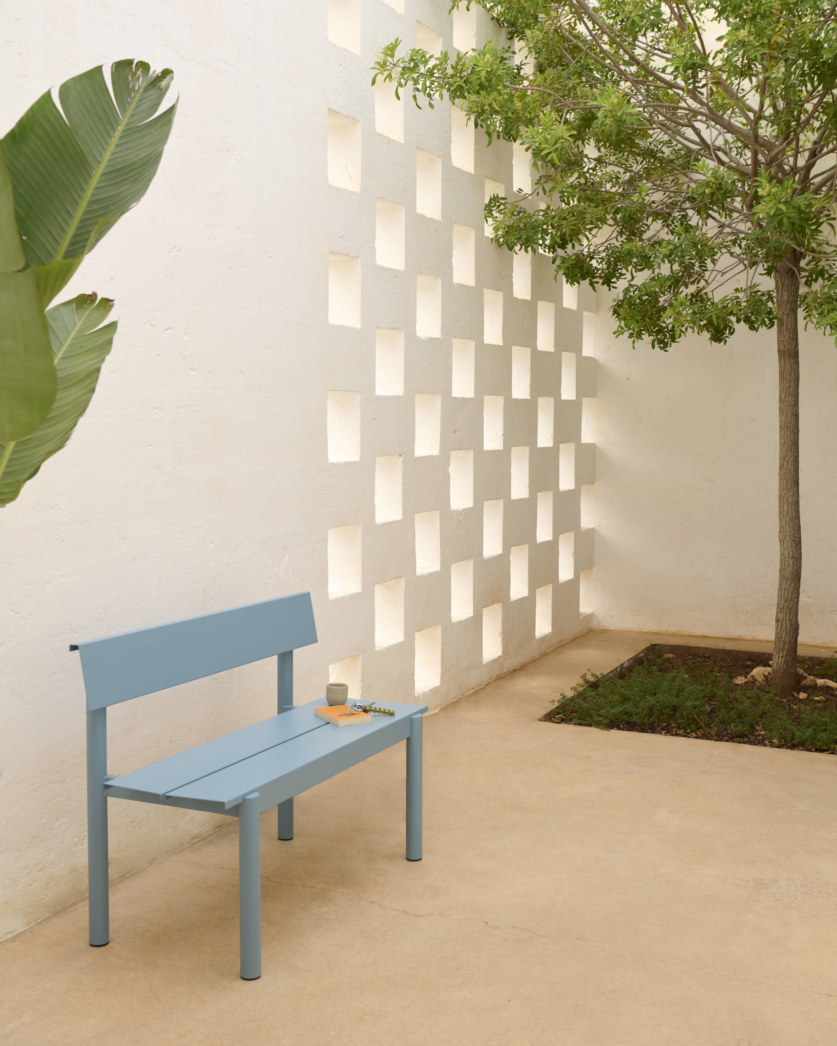 /globalassets/content-media/images/01.-lifestyle-images/january-26/linear-steel-bench-w-backrest-pale-blue-110-cm-2low-res.jpg?revision=639114102290000000