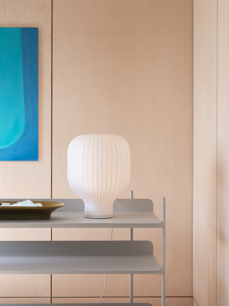 /globalassets/content-media/images/accessories/storage/strand-table-lamp-compile-config-2-grey-mere-bowl-brown-green-muuto-org.png?revision=639075197450000000