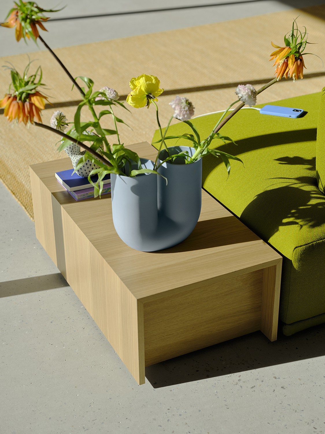 /globalassets/content-media/images/designer/anderssen--voll/connect-table-46-92-oak-veneer-connect-vidar-956-kink-ply-low-res.jpg?revision=639069413830000000