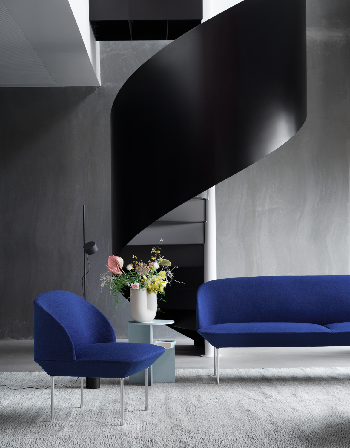 oslo-lounge-chair-3-seater-vidar-772-chrome-halves-table-post-floor-lamp-ply-rug-kink-vase-muuto-org