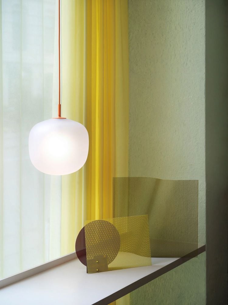 /globalassets/content-media/images/designer/taf-studio/rime-pendant-lamp-25-orange-muuto-med-res.jpg?revision=639069349890000000