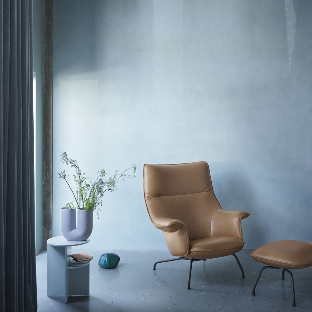 doze-lounge-chair--ottoman-lifestyle-image-11-square.jpg
