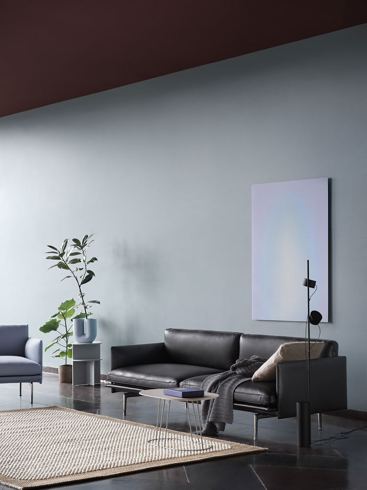 outline-3-seater-refine-leather-black-alu-chair-vidar-723-pebble-post-airy-muuto-low-res.jpg