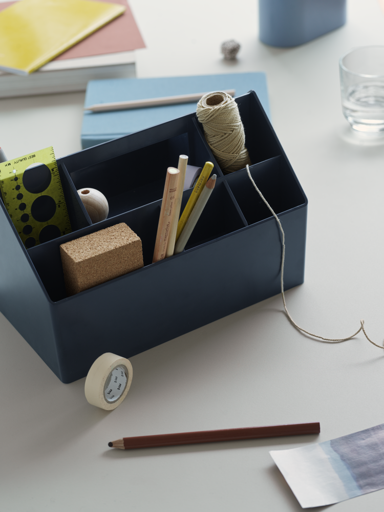 /globalassets/content-media/images/materials/surfaces/sketch-toolbox-midnight-blue-raise-glass-clear-org.png?revision=639087316670000000