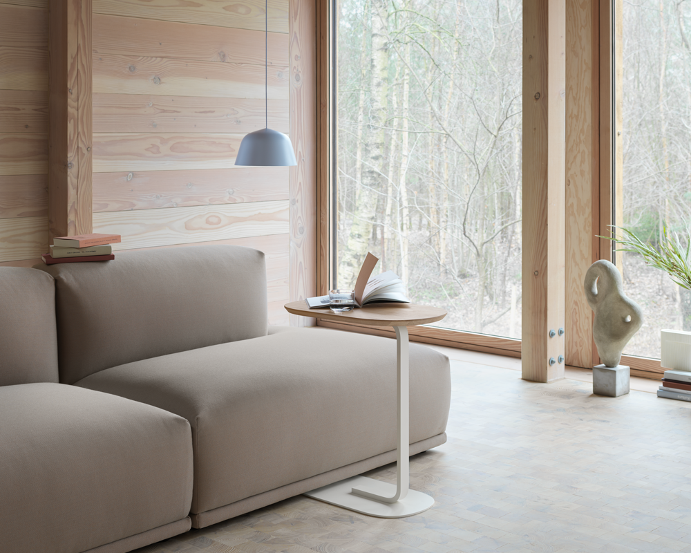 /globalassets/content-media/images/materials/textiles/connect-steelcut-trio-426-relate-h60-solid-oak-off-white-rime-pendant-54-image.png?revision=639085823730000000