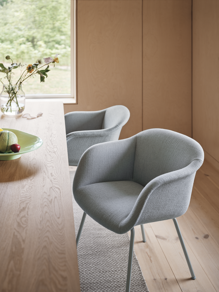 /globalassets/content-media/images/materials/textiles/fiber-soft-armchair-ecriture-710-tube-grey-70-70-oak-mere-bowl-light-green-silent-20-clear-muuto-org.png?revision=639085829050000000