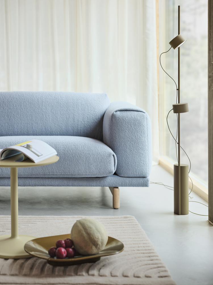 /globalassets/content-media/images/materials/textiles/post-floor-lamp-brown-green-rest-sofa-hearth-12-oak-soft-side-beige-green-relevo-off-white-mere-brown-green-muuto-org.png?revision=639085802730000000
