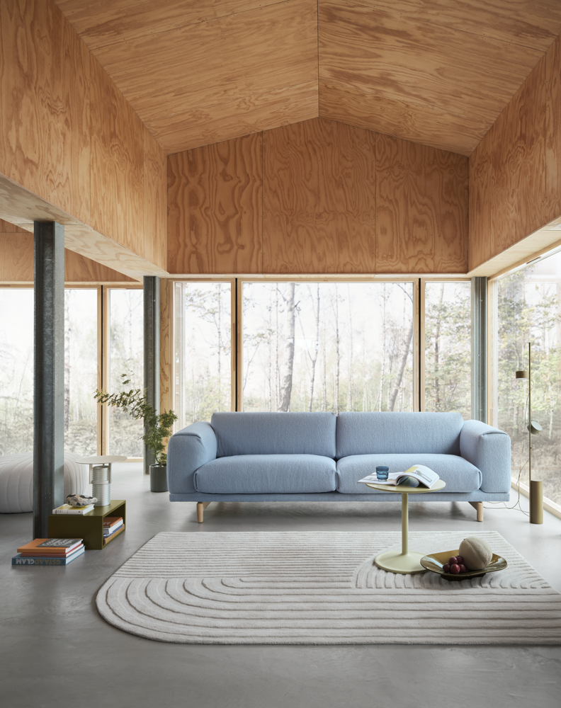 /globalassets/content-media/images/materials/textiles/rest-sofa-3-seater-hearth-12-oak-relevo-rug-off-white-soft-side-beige-green-set-lamp-stacked-brown-green-post-floor-muuto-org.png?revision=639085838730000000