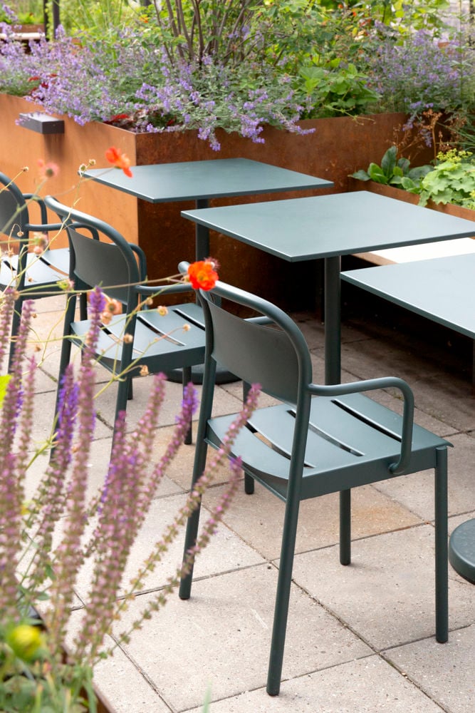 /globalassets/content-media/images/pdp/linear-steel/linear_steel_backyard_reference_july_2022_3.jpg?revision=639096144730000000