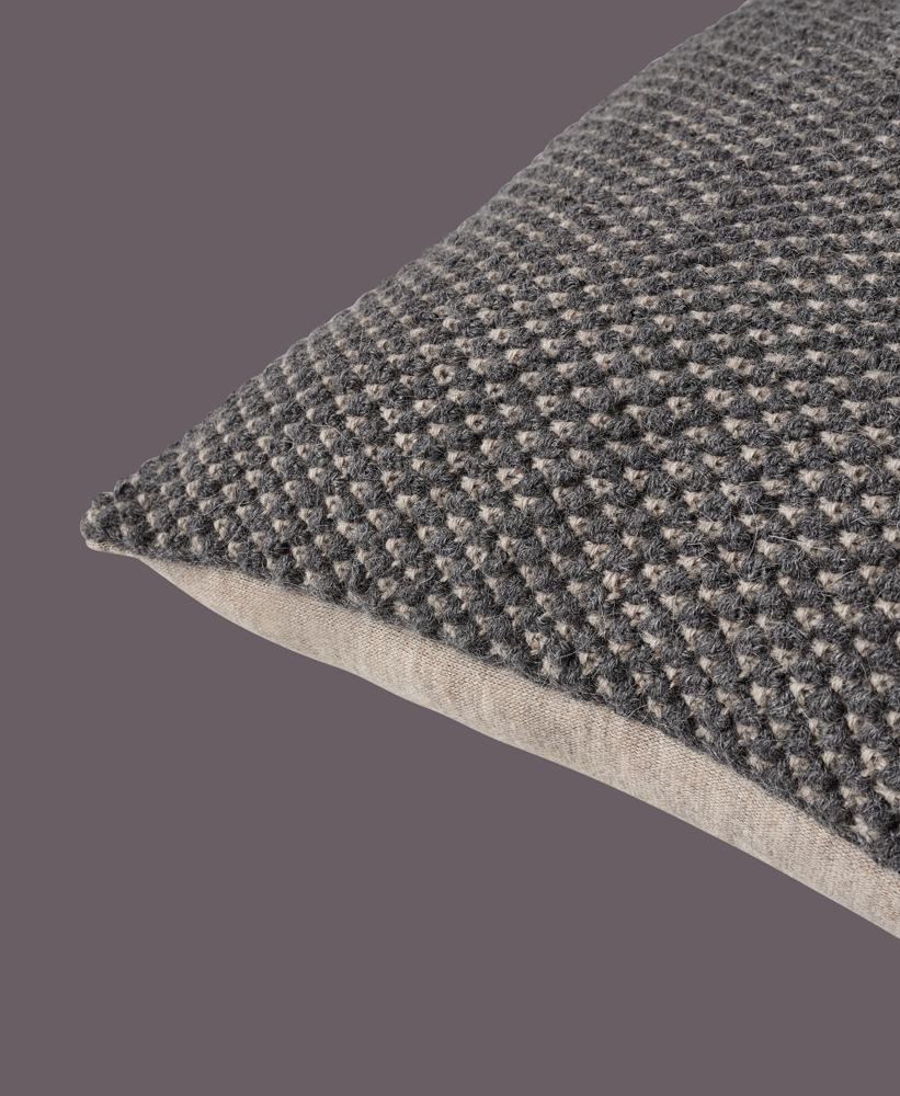 twine-cushion-dark-grey-detail-muuto-5000x6089-hi-res-cb
