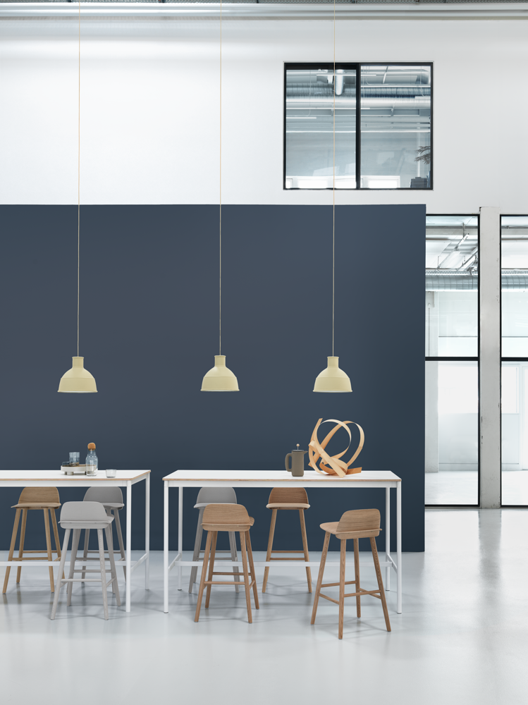 /globalassets/content-media/images/plp/lighting/base-high-table-white-plywood-unfold-beige-green-nerd-bar-stool-grey-oak-corky-platform-tray-push-org.png?revision=639075291780000000
