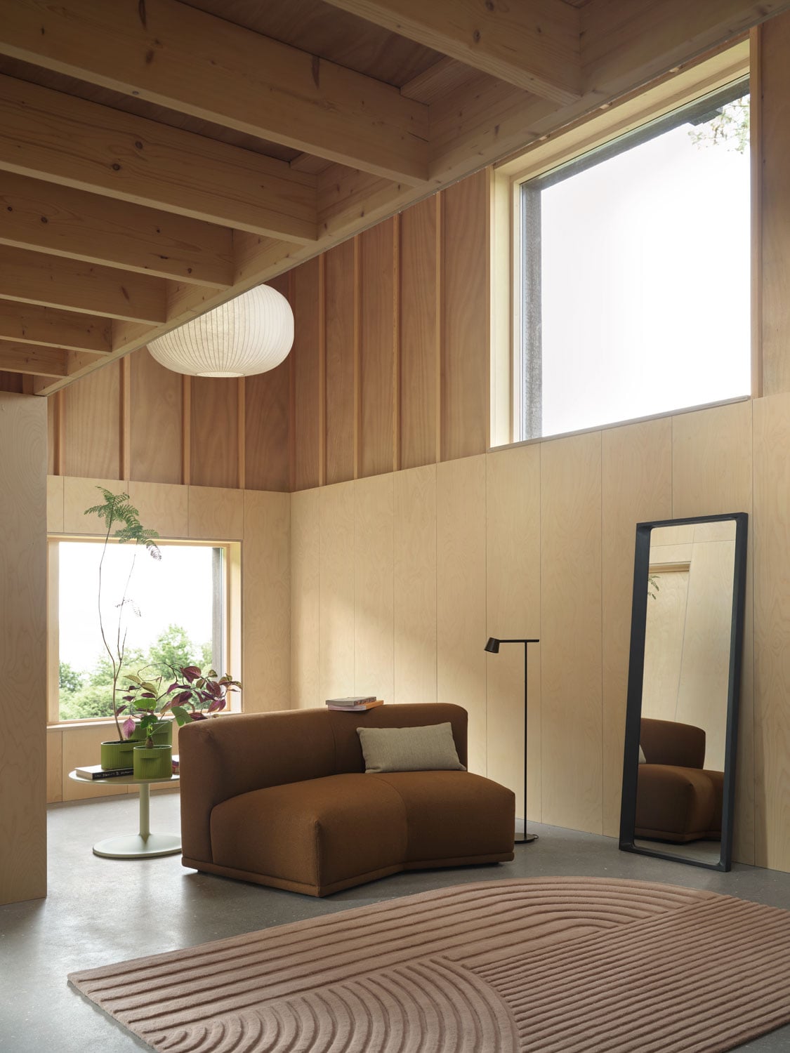/globalassets/content-media/images/plp/lighting/floor-lamps/arced-midnight-blue-relevo-rug-light-rose-ridge-planter-13-15-24-moss-green-connect-modular-sofa-acca-361-tip-muuto-low-res.jpg?revision=639075483700000000