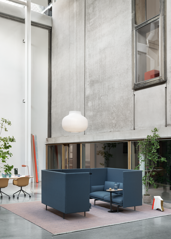 /globalassets/content-media/images/plp/lighting/outline-highback-panel-vidar-733-relate-strand-lamp-fiber-arm-chair-ply-rug-tub-jug-leaf-muuto-org.png?revision=639075303450000000