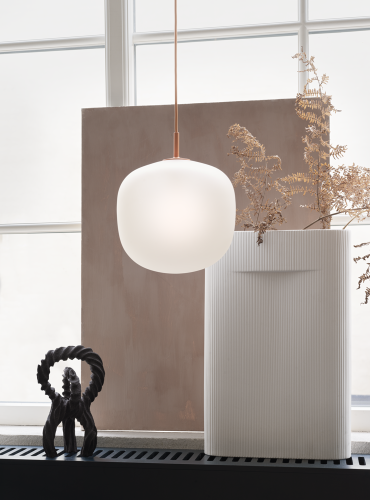 /globalassets/content-media/images/plp/lighting/rime-pendant-25-orange-ridge-vase-h35-off-white-muuto-org.png?revision=639075302990000000