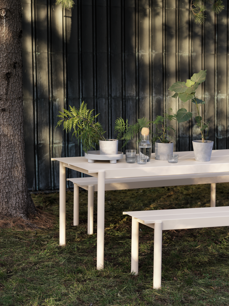 /globalassets/content-media/images/plp/outdoor/tables/linear-steel-table-bench-off-white-platform-corky-muuto-org.png?revision=639076112920000000