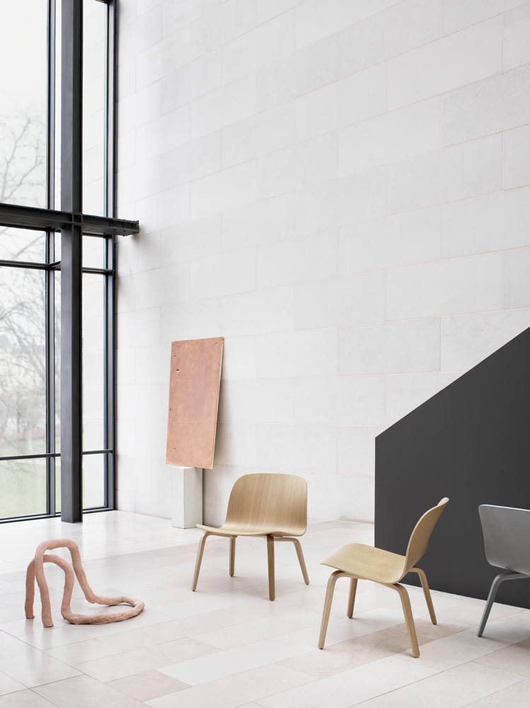 /globalassets/content-media/images/plp/sofas/lounge-chairs/visu-lounge-chair-oak-grey-muuto-org.png?revision=639077583670000000
