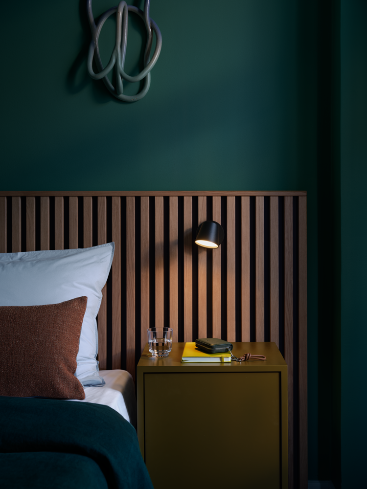 /globalassets/content-media/images/plp/storage/small-storage/stacked-medium-w-door-brown-green-tip-wall-black-mingle-copper-brown-light-blue-raise-muuto-org.png?revision=639076364070000000
