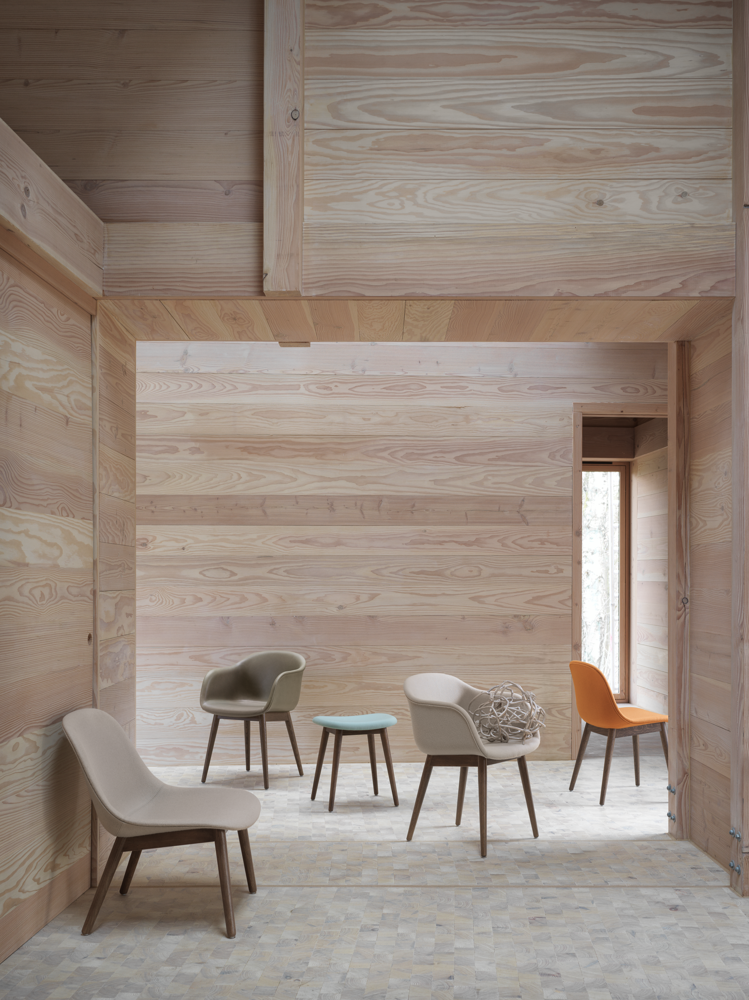 /globalassets/content-media/images/products/shop-by-family/fiber-chair-family/slider/fiber-wood-hero-211-refine-leather-stone-forest-nap-912-hero-211-hero-451-stained-dark-brown-muuto-org.png?revision=639077761140000000