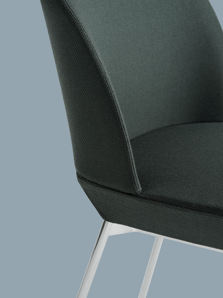 /globalassets/content-media/images/products/shop-by-family/oslo-family/oslo-side-chair-twill-weave-990-detail-1-chrome-muuto-5000x6667-hi-res-cb.png?revision=639077758030000000