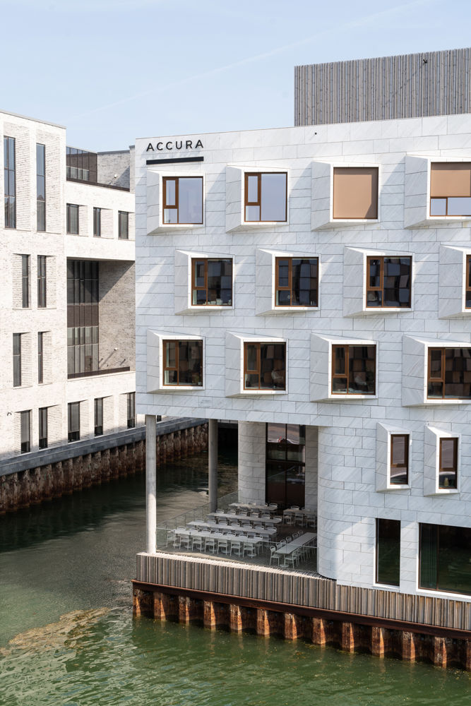 accura---linear-steel-1