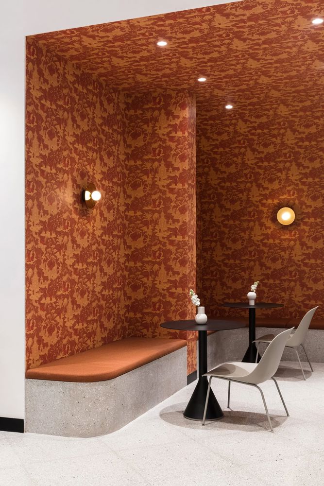 brownie art wallpaper chamher fiber lounge 2