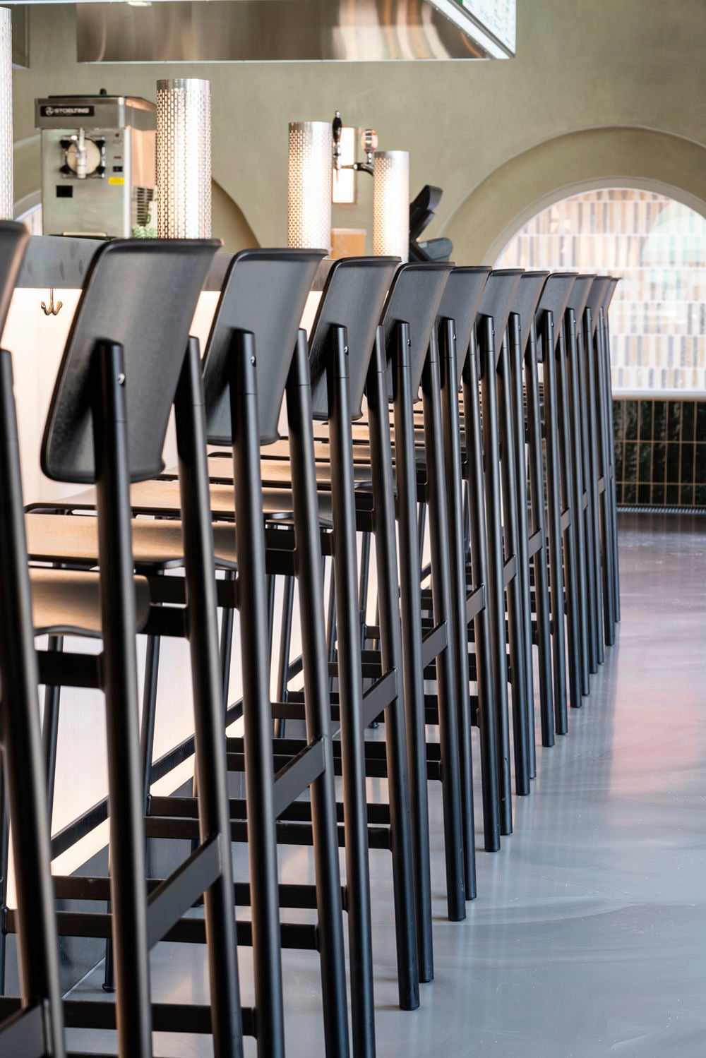 /globalassets/content-media/images/project/gasoline-grill/gasoline-grill-loft-bar-chair-muuto-lo-res-10.jpg?revision=639059120280000000