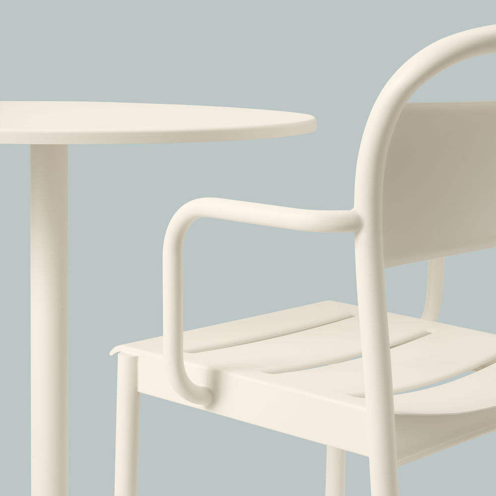linear-steel-armchair-cafe-table-round-70-h73-off-white-detail-muuto-5000x5000-hi-res-cb